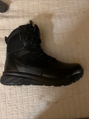 New  Men’s Bates  Black Tactical Waterproof Boot size 10